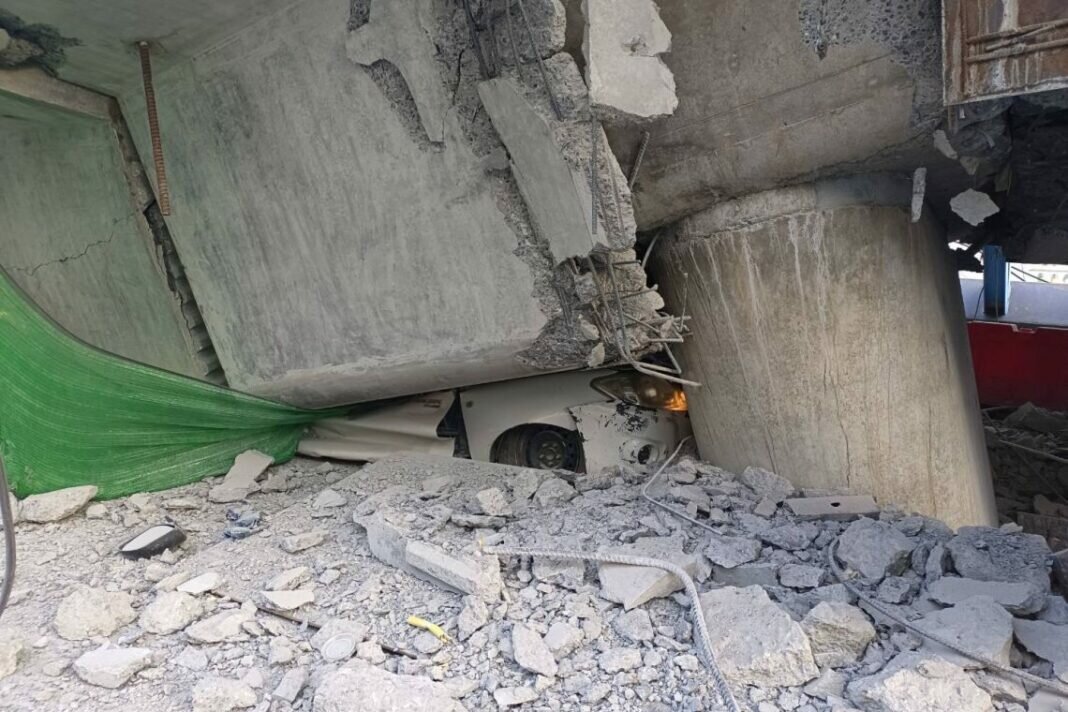 Tragic Incident Unveils Devastating Collapse of Bridge Construction Site3